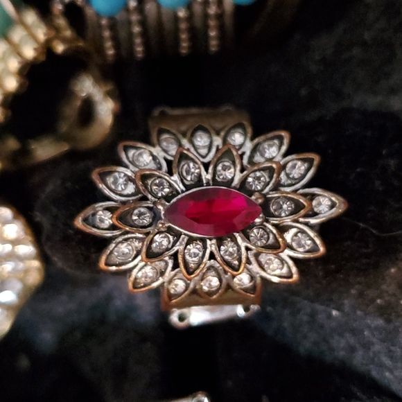 Ring - Picture 2 of 5